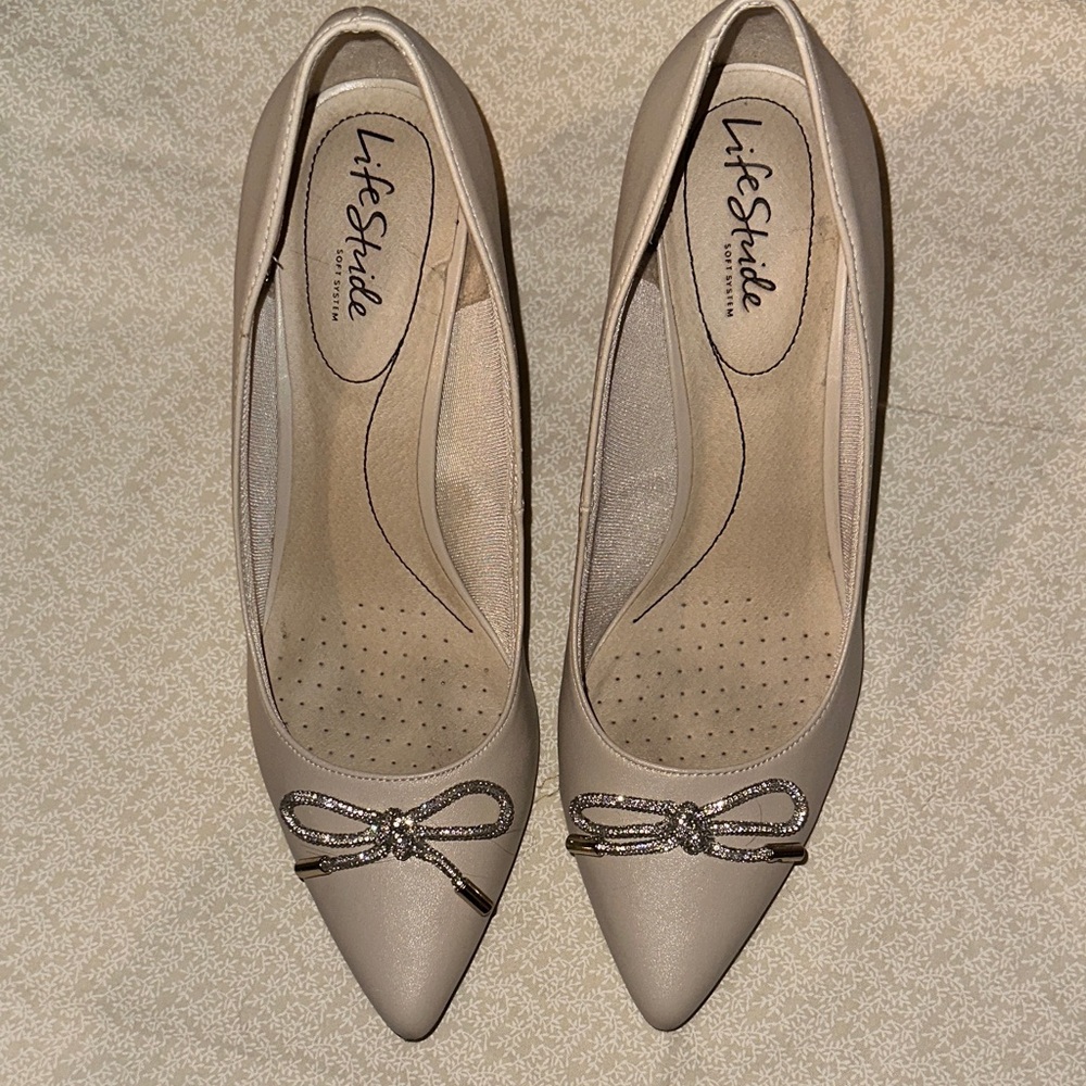 Life Stride Women's Beige Heels with Bow Accent